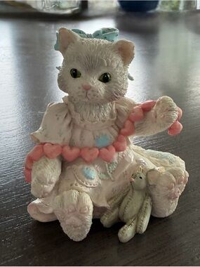 Enesco White Cat Figurine with Pink Heart Garland and Blue Accents